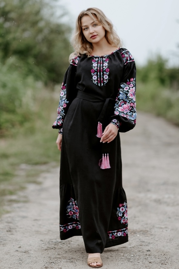 “Петриківка” жіноча сукня-вишиванка в підлогу чорного кольору