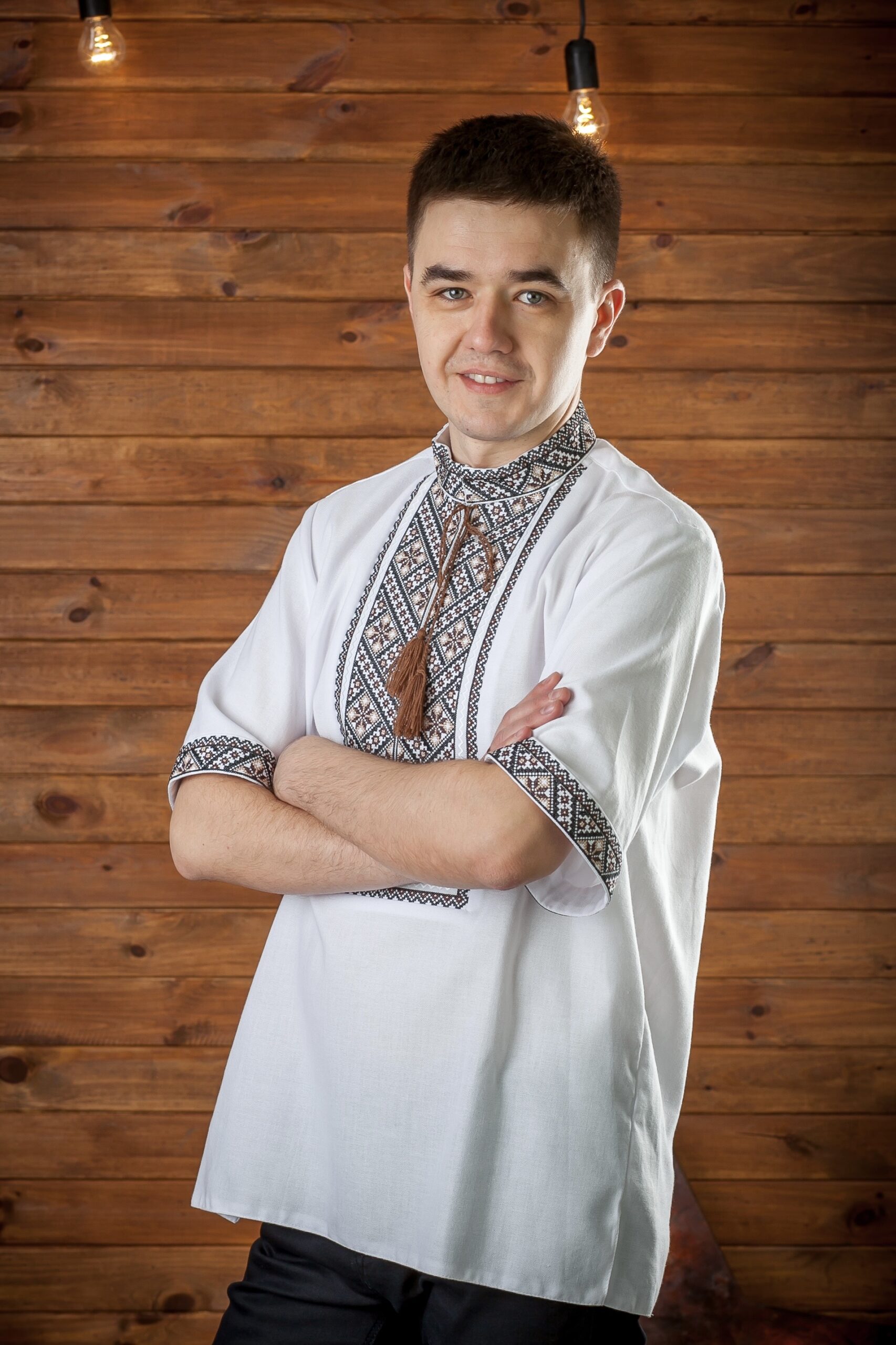 “Леонід” чоловіча вишиванка з коротким рукавом